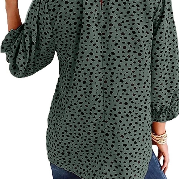 Avanova Women's leopard printed  Ruffle Hem , long sleeve Mock Neck Blouse Top - Picture 2 of 3